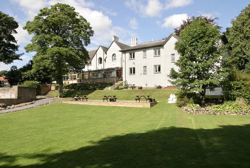 Kaim Park Hotel Bathgate Exteriör bild